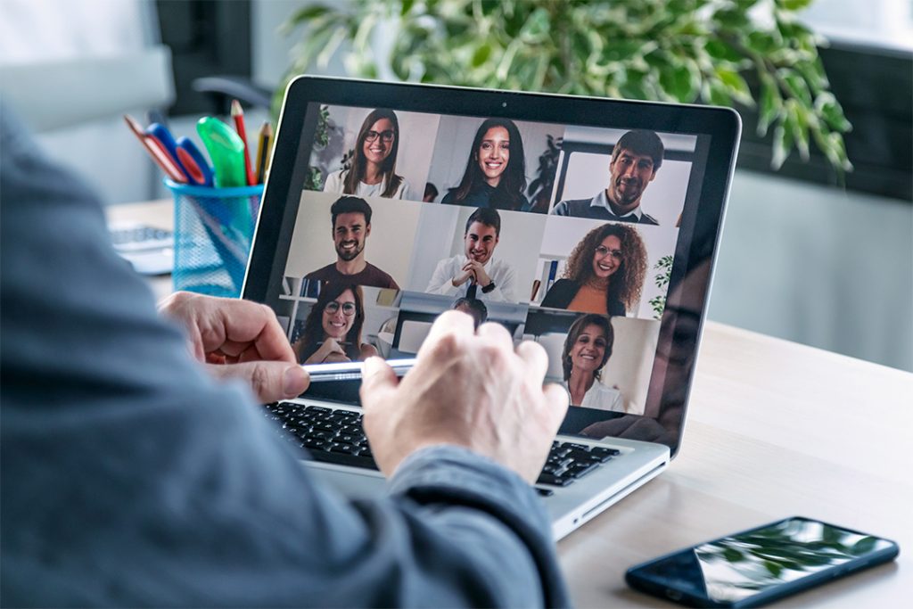 Personas conectadas en una llamada de Zoom